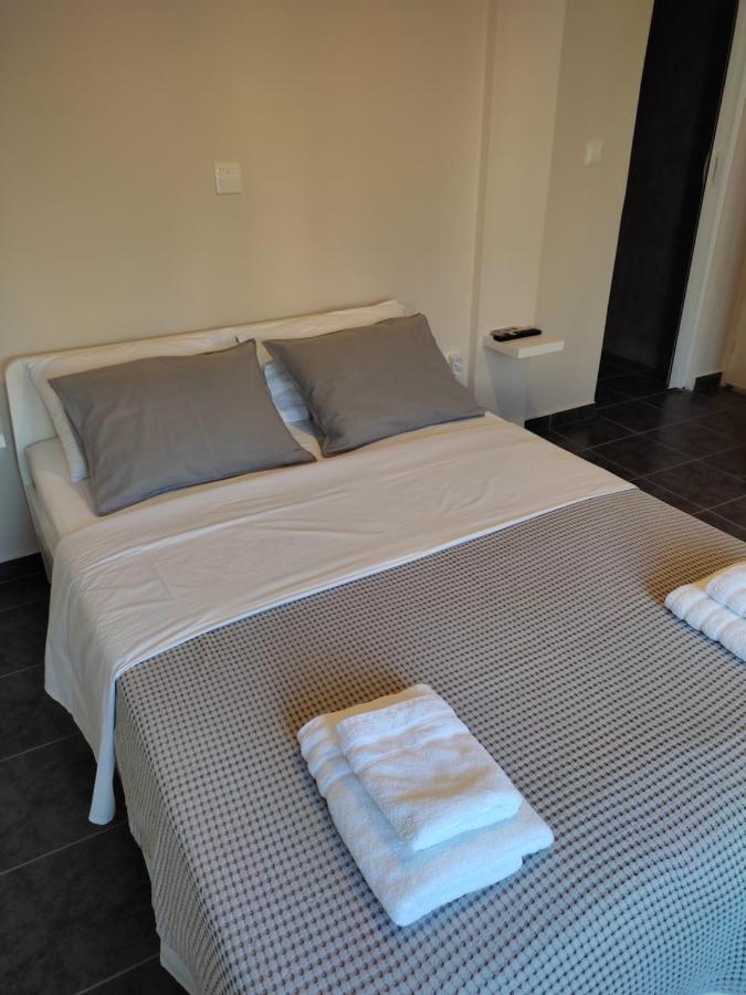 Apartamento Double M Near Athens Airport Markópoulon Exterior foto